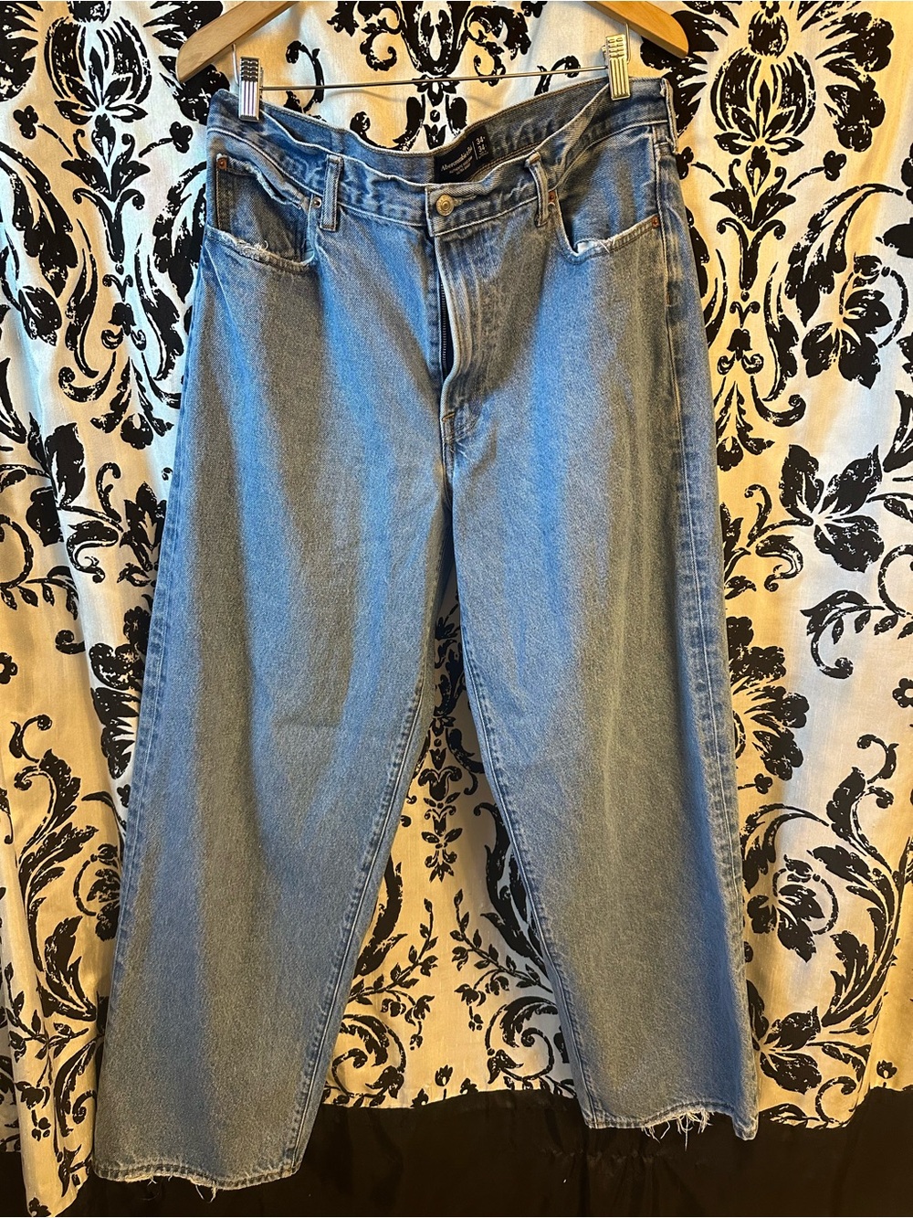 Men’s Abercrombie and Fitch Authentic Rigid Denim Ultra Baggy Size 34/34